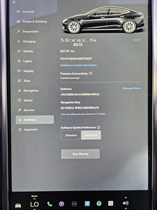 2014 Tesla Model S 85 - Tasuta kiirlaadimine ja andmeside (14 foto / 15)