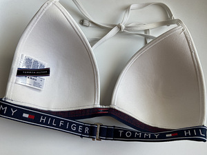 Tommy Hilfiger (2 foto / 2)