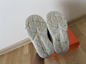 Nike кроссовки (4 фото из 5)