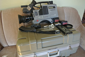 S- VHS KOMPLEKTNE VIDEOKAAMERA PANASONIC (2 foto / 2)