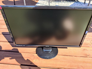 24" monitor (1 foto / 3)