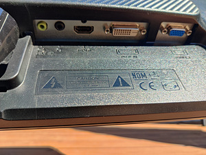 24" monitor (2 foto / 3)