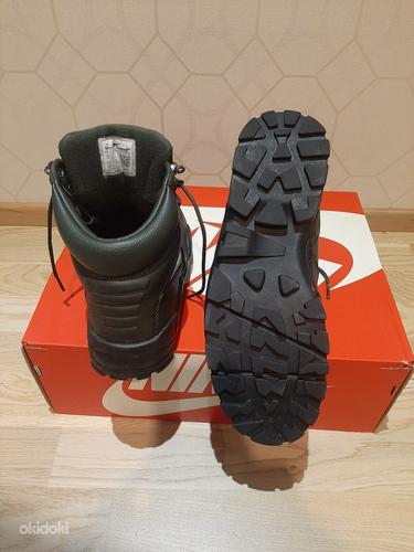 Новые кожаные осенне-зимние сапоги Nike 43 (фото #2)