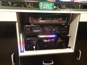 Muusika rütmis vilkuvad led pulgad (2 foto / 2)