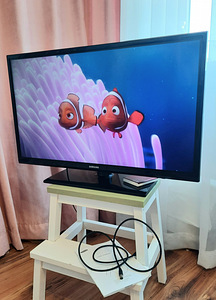 Samsung 32-дюймовый LED-телевизор (Серия 4) (1 фото из 10)