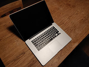 Apple MacBook Pro 15 Retina, i7 2.2, 16 ГБ, 500 ГБ, середина 2014 г.
