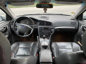 Volvo v70 (8 foto / 12)