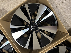 17" Nissan новые диски 5x114,3 (4 фото из 7)