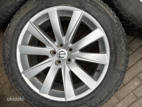 19" оригинальные диски Volvo 5x108 + шипованные шины 235/55/19 (фото #2)