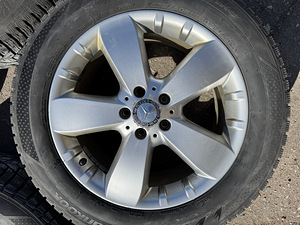 18" оригинальные диски Mercedes-Benz 5x112 + шипованные шины 235/60