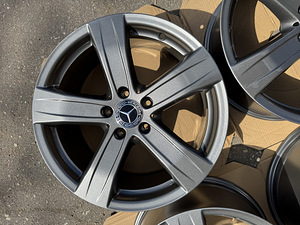 18" оригинальные диски Mercedes-Benz 5x112 (1 фото из 9)