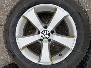 16" Volkswagen originaalveljed 5x112 + naastrehvid 205/60/16