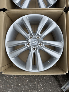 18" Hyundai originaalveljed 5x114,3 (uued) (3 foto / 10)