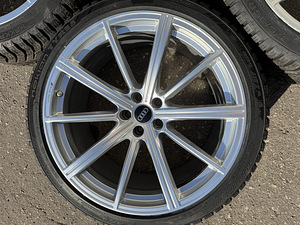 21" оригинальные диски Audi RS6/7 C8 5x112 + шипованные шины 275/35 (2 фото из 10)