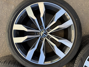 20" оригинальные диски Volkswagen 5x112 + летние шины 255/40/20 (4 фото из 10)