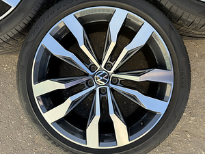 20" оригинальные диски Volkswagen 5x112 + летние шины 255/40/20 (6 фото из 10)