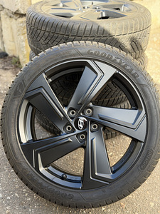 19" оригинальные диски Hyundai 5x114,3 + новые м+s Good Year (1 фото из 9)