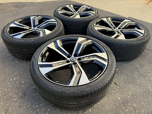 22" оригинальные диски Volvo XC90 5x108 + летние шины 7мм (2 фото из 10)