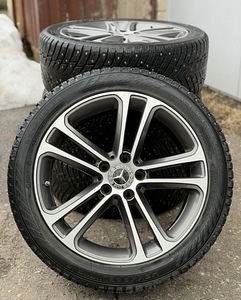 18" оригинальные диски Mercedes-Benz 5x112 + шипованные шины 225/45 (1 фото из 8)