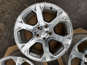 20" оригинальные диски Dodge RAM 5x139,7 + датчики (3 фото из 9)
