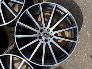 22" оригинальные диски Mercedes-Benz GLS/GLE 5x112 (одинаковой ширины) (4 фото из 9)