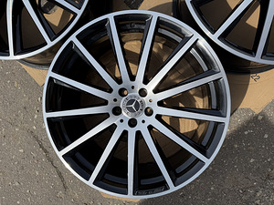 22" оригинальные диски Mercedes-Benz GLS/GLE 5x112 (одинаковой ширины) (6 фото из 9)