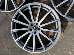 22" оригинальные диски Mercedes-Benz GLS/GLE 5x112 (одинаковой ширины) (6 фото из 9)