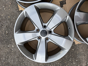 20" оригинальные диски Jeep 5x127 (6 фото из 9)
