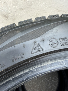 245/45/19 шины Bridgestone m+s (5 фото из 7)