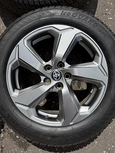 18" оригинальные диски Toyota 5x114,3 + шипованные шины 225/60/18 (3 фото из 9)