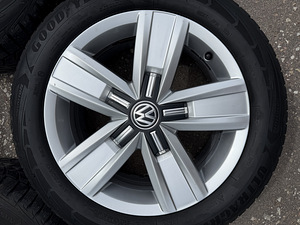 17" оригинальные диски Volkswagen Multivan 5x120 + 215/60/17 (4 фото из 10)