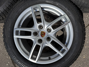 19" Porsche Cayenne originaalveljed 5x130 + 265/50/19 m+s (4 foto / 9)