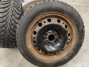 Легкосплавные диски 5x100 с соответствующими шипами R15 (3 фото из 7)