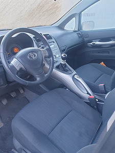 Toyota Auris 2.0 d-4d 2009 (7 foto / 8)