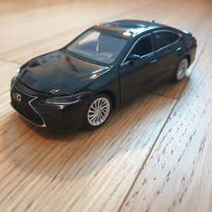 Lexus es300h 1/32 mudel (1 foto / 4)