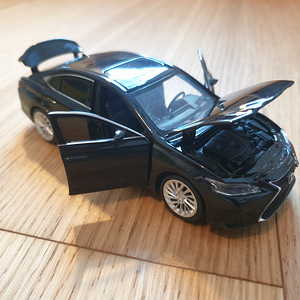 Lexus es300h 1/32 mudel (3 foto / 4)