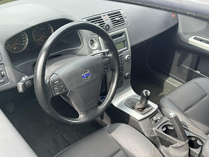Volvo v50 1.8 92kw 2005a 263 000km (6 foto / 11)