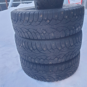 Bridgestone 205/65/16c kaubiku naastrehvid (7 foto / 8)