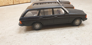 Norma Mercedes-Benz 300d mudel (6 foto / 10)