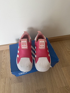Adidas tossud, suurus 29 (2 foto / 3)
