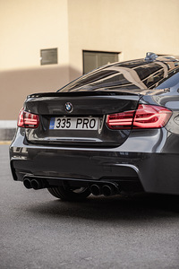 BMW 335 XDrive LCI M-pakett 3.5 R6 230kW (2 foto / 15)