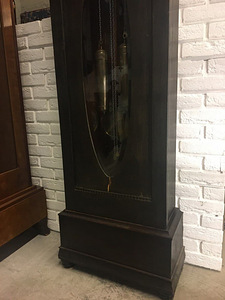 Напольные часы (3 фото из 5)