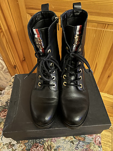 Tommy Hilfiger 40 (2 foto / 3)