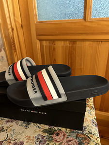 Tommy Hilfiger 44 (2 foto / 2)
