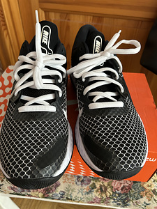 Nike 45,5 (2 фото из 2)