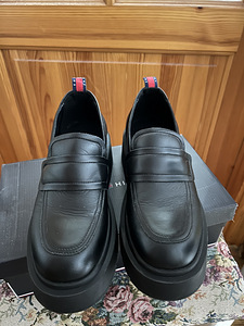 Tommy Hilfiger 41 (1 фото из 3)