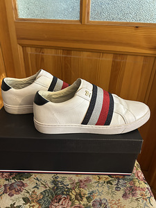 Tommy Hilfiger 40 (1 фото из 3)