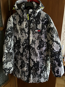 Tommy Hilfiger L (1 foto / 3)