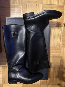 Tommy Hilfiger 40 (1 foto / 2)