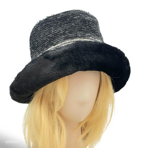 Женская шапка, размер 55-58 см. (фото #1)